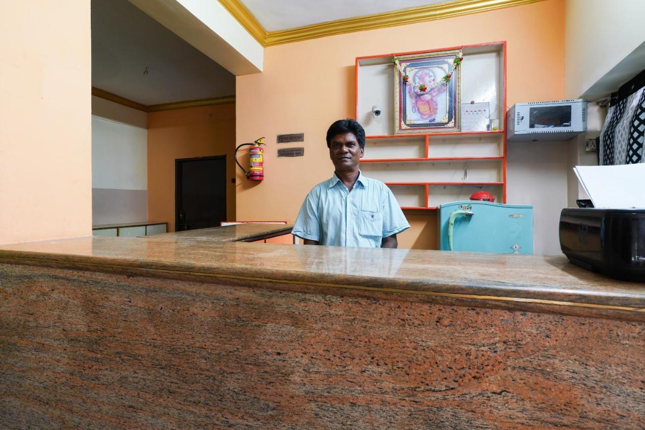 Spot On Sri Sai Lohith Lodge Near Snow World Secunderabad Exterior photo